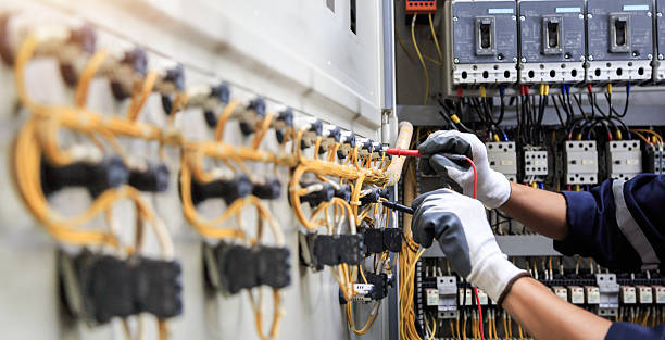 Professional Electrician technician working in Albany, LA